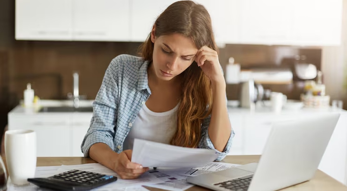 No momento, você está visualizando SERASA: Inadimplência cresce e 42% repetem dívidas no Brasil