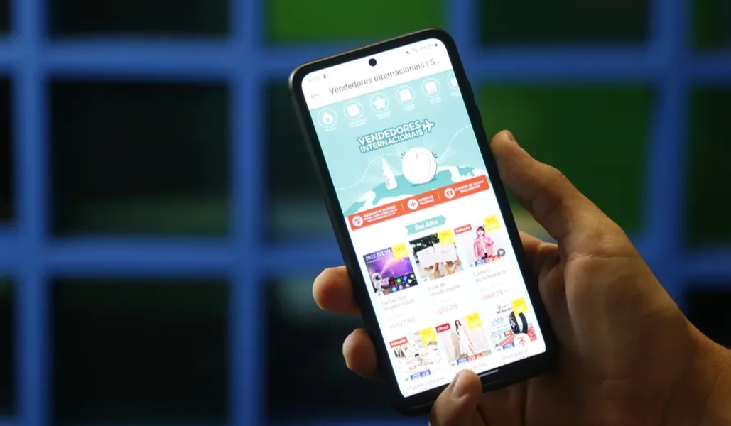 No momento, você está visualizando “Taxa das blusinhas” preservou 135 mil empregos, estima CNI