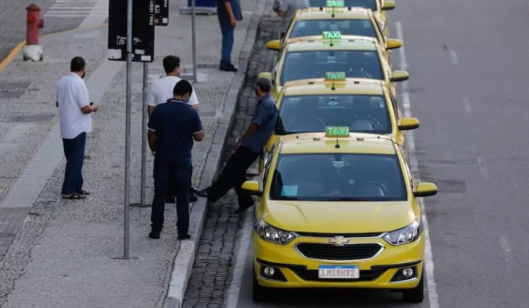 No momento, você está visualizando Taxistas pedem ao governo linha de crédito para renovação de frota
