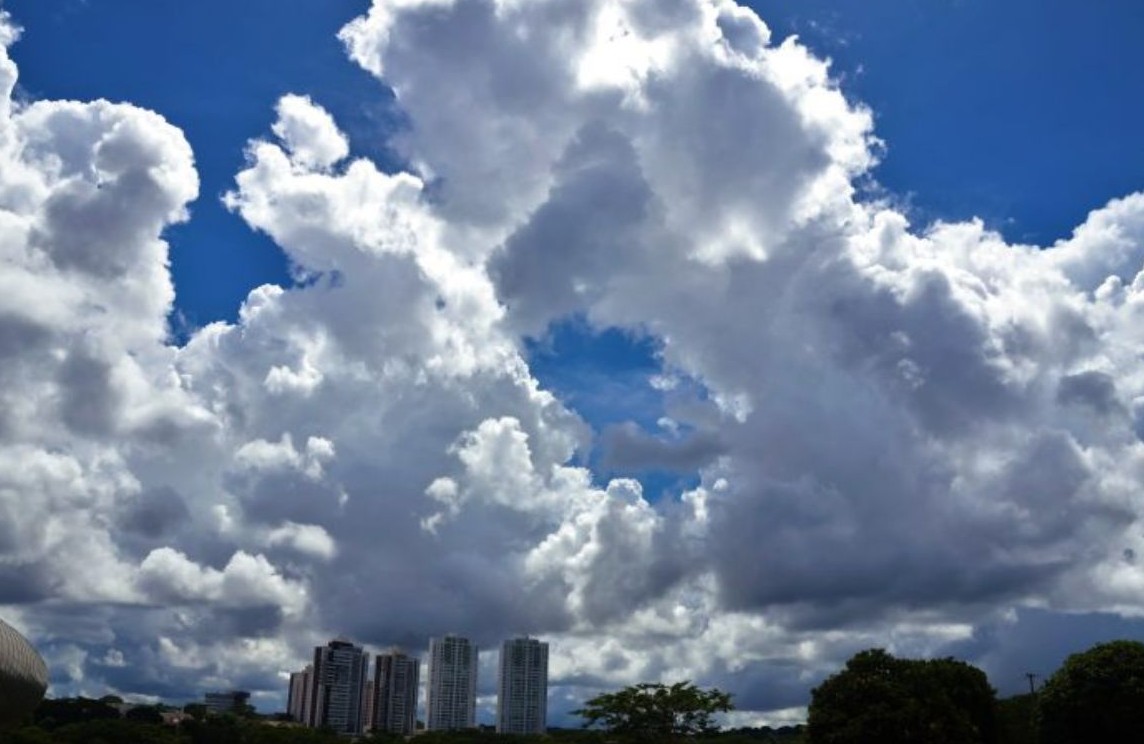 No momento, você está visualizando Fim de semana terá sol, calor e chance de chuva isolada em MS