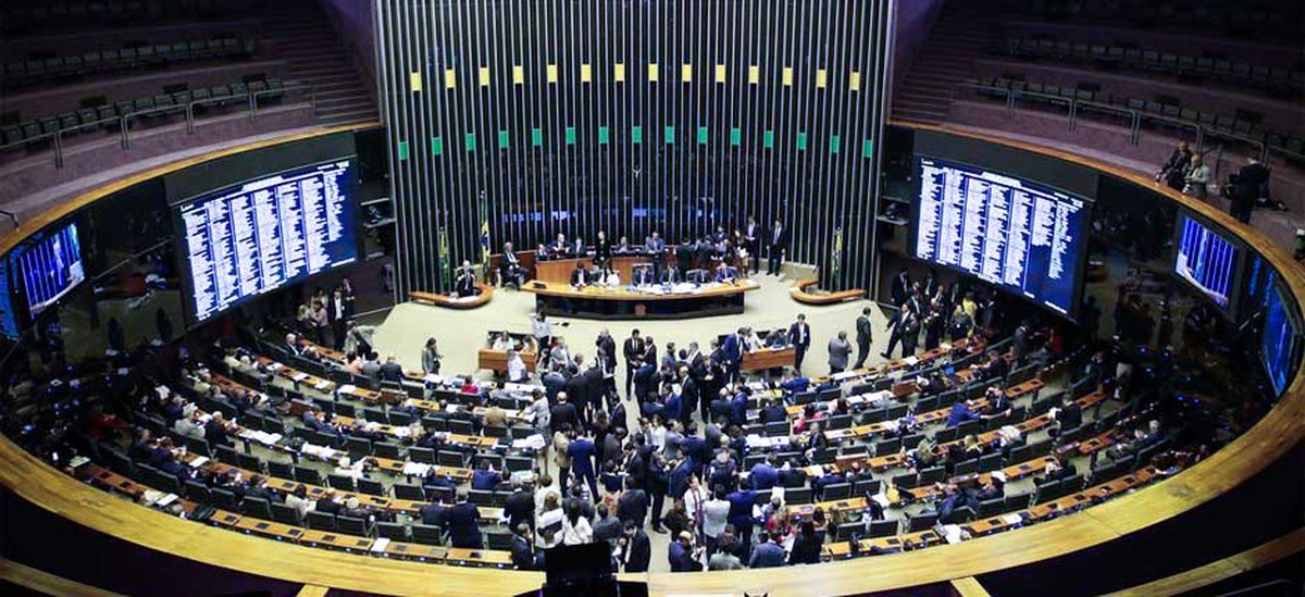 No momento, você está visualizando Câmara aprova R$ 10 bilhões em subsídios para incentivar novas fábricas de fertilizantes