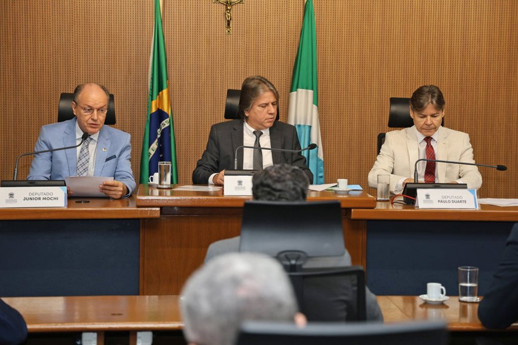 No momento, você está visualizando ALEMS: CCJR aprova projeto que proíbe cobranças via telefone fora do horário comercial