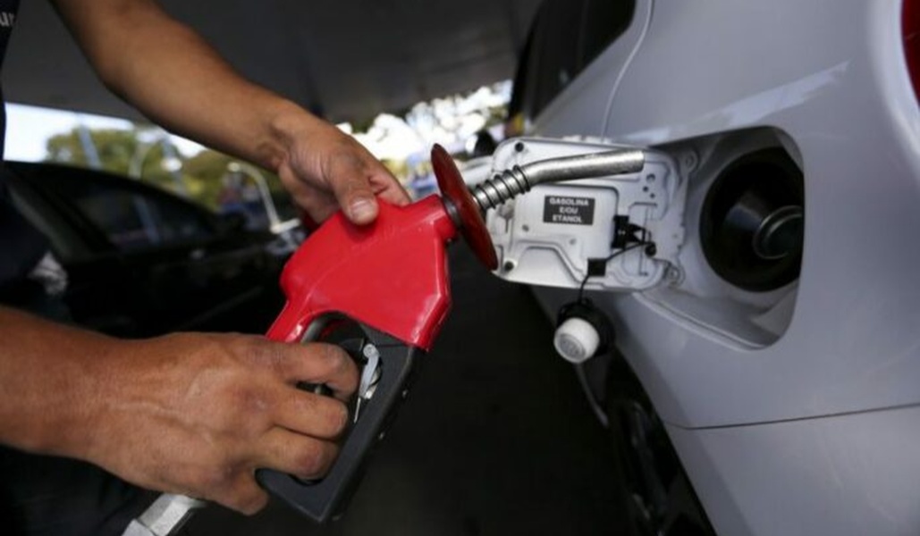 No momento, você está visualizando Gasolina pode passar a ter 32% de etanol no Brasil