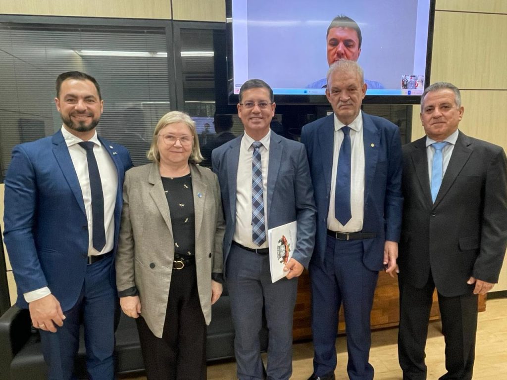 No momento, você está visualizando Naviraí oficializa pedido ao MEC por curso de Enfermagem para o campus da UFMS