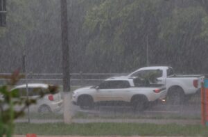 Leia mais sobre o artigo Sexta-feira será de céu nublado, temperaturas baixas e risco de temporal em MS