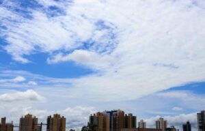 Leia mais sobre o artigo Temperaturas sobem e Campo Grande pode registrar máxima de 29°C nesta terça-feira