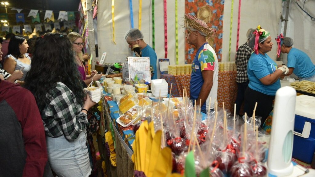 No momento, você está visualizando Arraial de Santo Antônio começa amanhã em Campo Grande com variedade de comidas típicas