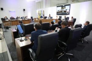 Leia mais sobre o artigo Câmara de Dourados aprova LDO 2027 e novas regras do estacionamento rotativo