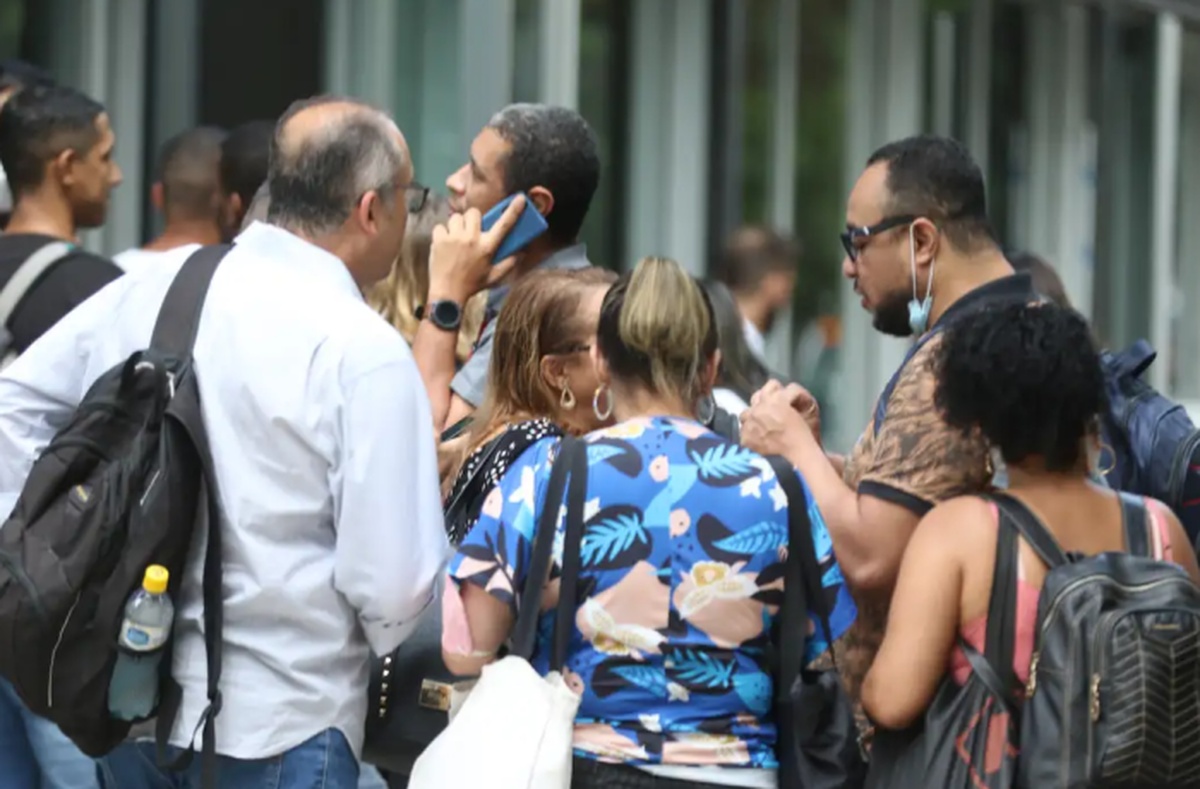 No momento, você está visualizando Desemprego fica em 5,6% no trimestre até maio, menor taxa para o período, diz IBGE