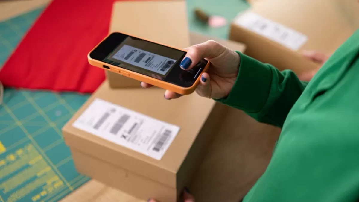 No momento, você está visualizando GOLPE DA FALSA ENCOMENDA: QR Code pode dar acesso a contas bancárias e dados pessoais