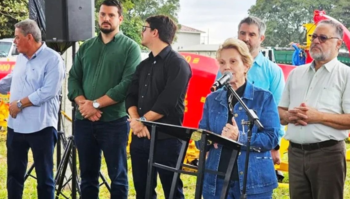 No momento, você está visualizando Governo de MS entrega 77 máquinas agrícolas para agricultura familiar em 27 municípios