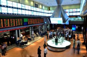 Leia mais sobre o artigo Mercado financeiro eleva previsão da Selic para 13,75% ao ano