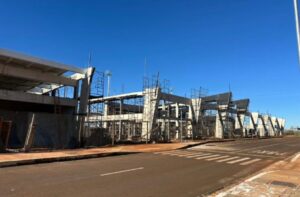 Leia mais sobre o artigo Obras do novo terminal de passageiros do Aeroporto de Dourados-MS avançam e devem ser concluídas em 2027