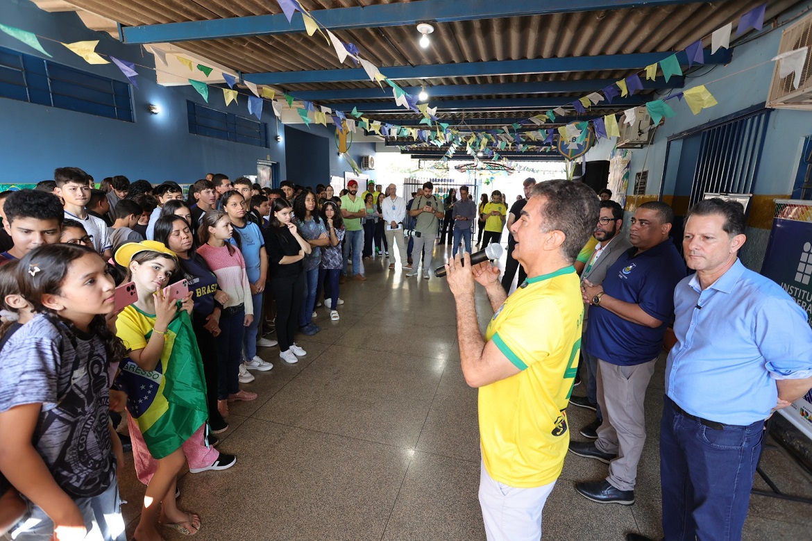 No momento, você está visualizando Prefeitura de Dourados apresenta aos alunos da Reme jogo digital para reforçar combate à dengue