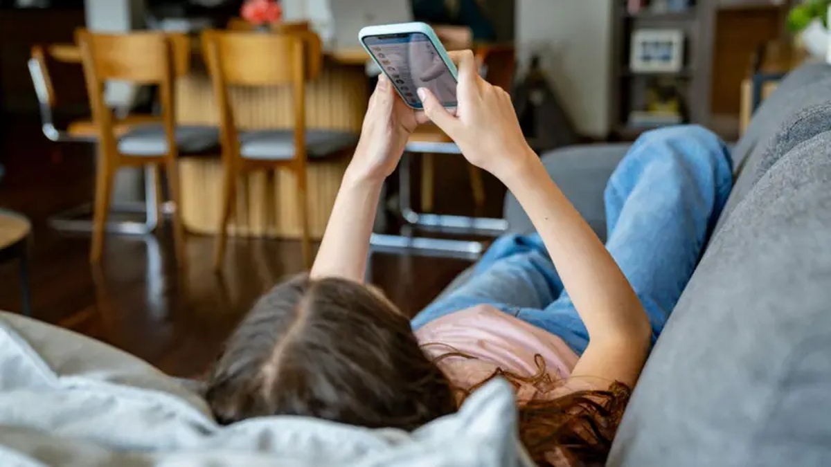 No momento, você está visualizando Reino Unido endurece regras e pode proibir redes sociais para menores de 16 anos