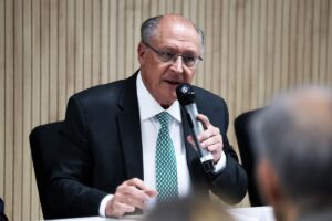 Leia mais sobre o artigo Diálogo: Alckmin diz que Lei da Reciprocidade não prevê retaliação ao tarifaço dos EUA