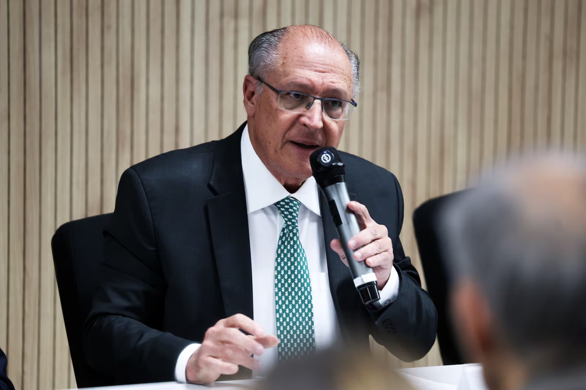 No momento, você está visualizando Diálogo: Alckmin diz que Lei da Reciprocidade não prevê retaliação ao tarifaço dos EUA
