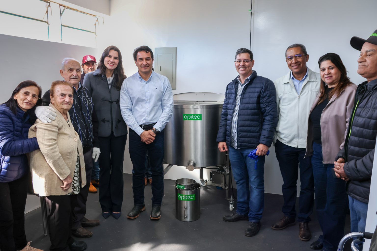 No momento, você está visualizando Prefeitura entrega Casa do Mel e garante autonomia para apicultores de Naviraí