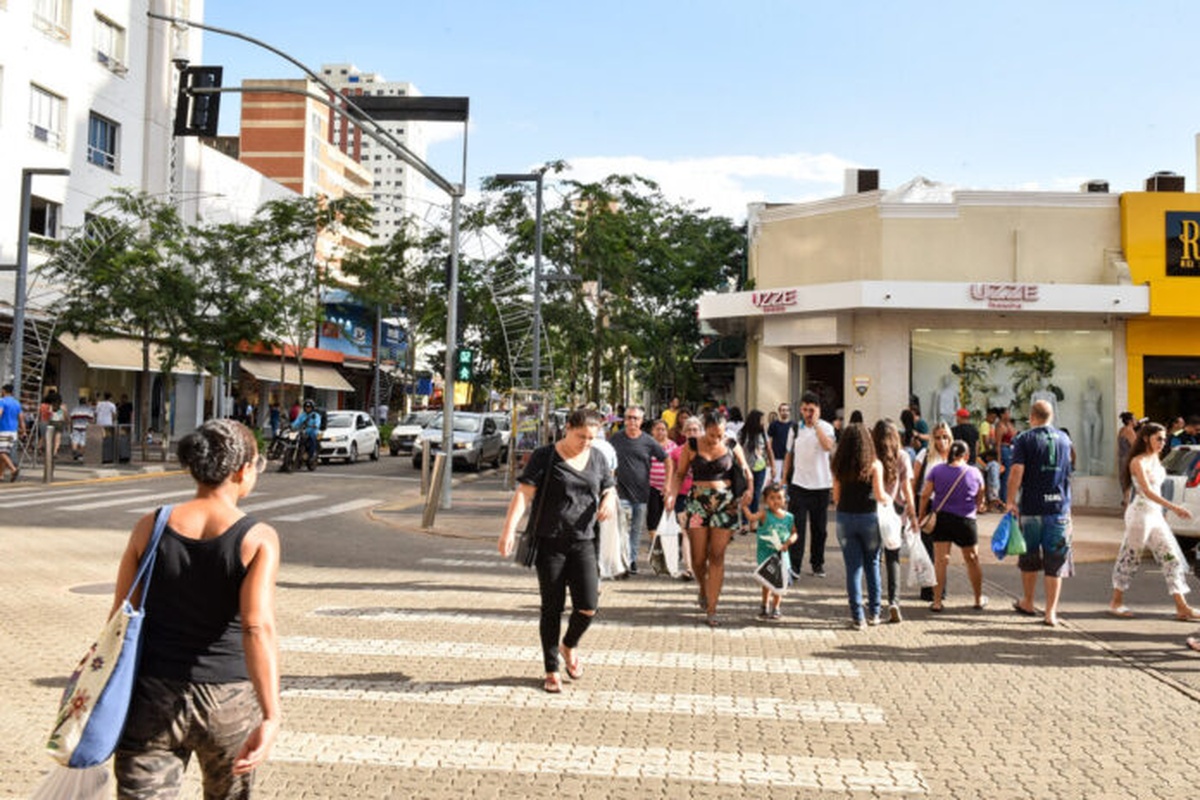 No momento, você está visualizando Comércio passa a depender de convenção coletiva para funcionar em feriados; nova regra já está em vigor