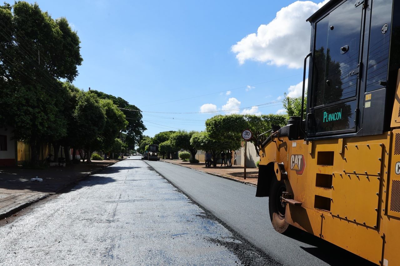 No momento, você está visualizando Prefeitura de Dourados intensifica manutenção viária e amplia recuperação de ruas e estradas rurais