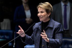 Leia mais sobre o artigo Tereza Cristina permanece como favorita para vice de Flávio Bolsonaro