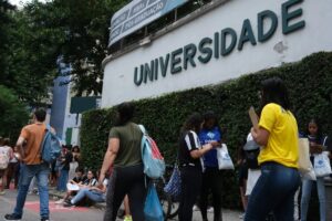 Leia mais sobre o artigo Fies abre inscrições do segundo semestre nesta terça; veja quem pode financiar até 100% da faculdade