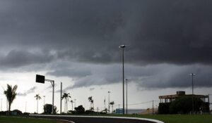 Leia mais sobre o artigo Nova frente fria faz temperatura despencar em MS nesta sexta-feira