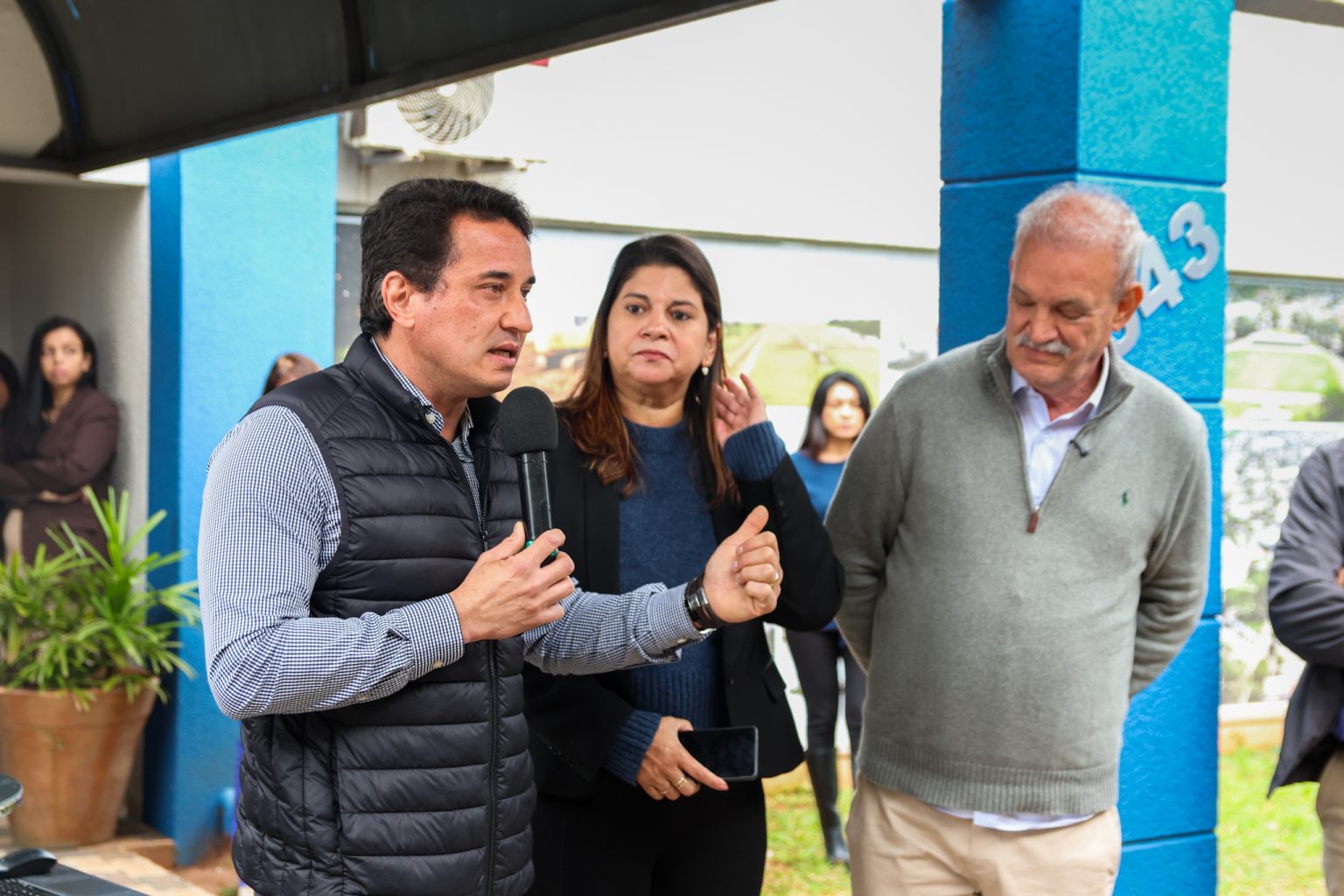 No momento, você está visualizando Saúde de Naviraí recebe dois ônibus, uma ambulância e equipamentos para Unidades de Saúde