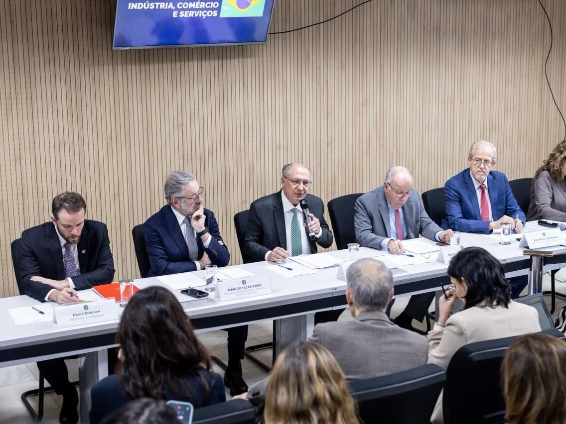 No momento, você está visualizando TARIFAÇO DOS EUA: Lei da Reciprocidade tem longo caminho antes de ser aplicada pelo Brasil