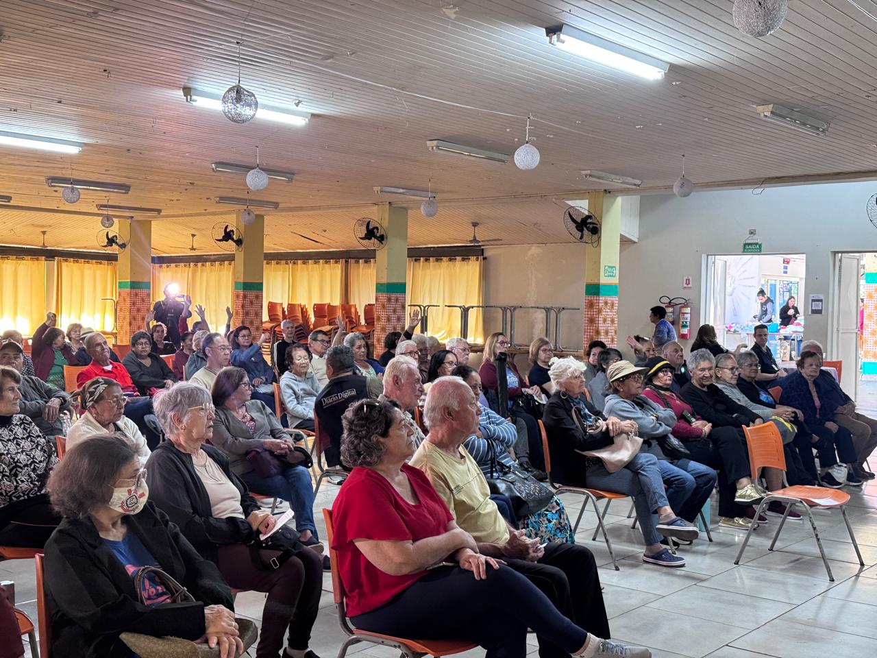 No momento, você está visualizando HOJE: Palestra do Procon orienta idosos contra golpes