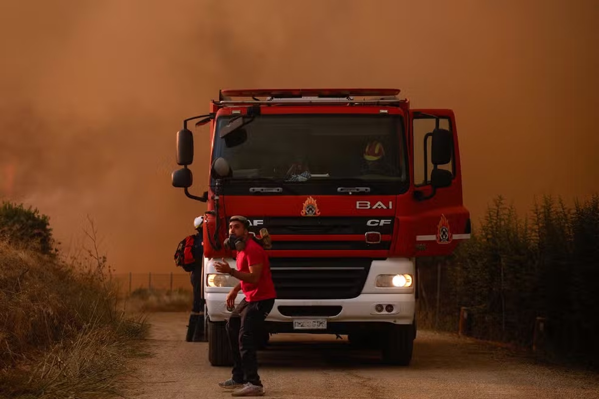 No momento, você está visualizando Com incêndios, mortes e rios em níveis críticos, Europa enfrenta sua quarta onda de calor desde maio; entenda as causas