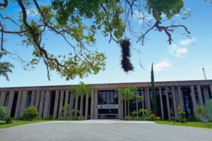 Leia mais sobre o artigo AGENDA ALEMS: Sessões plenárias, visita institucional e palestra movimentam a Casa de Leis