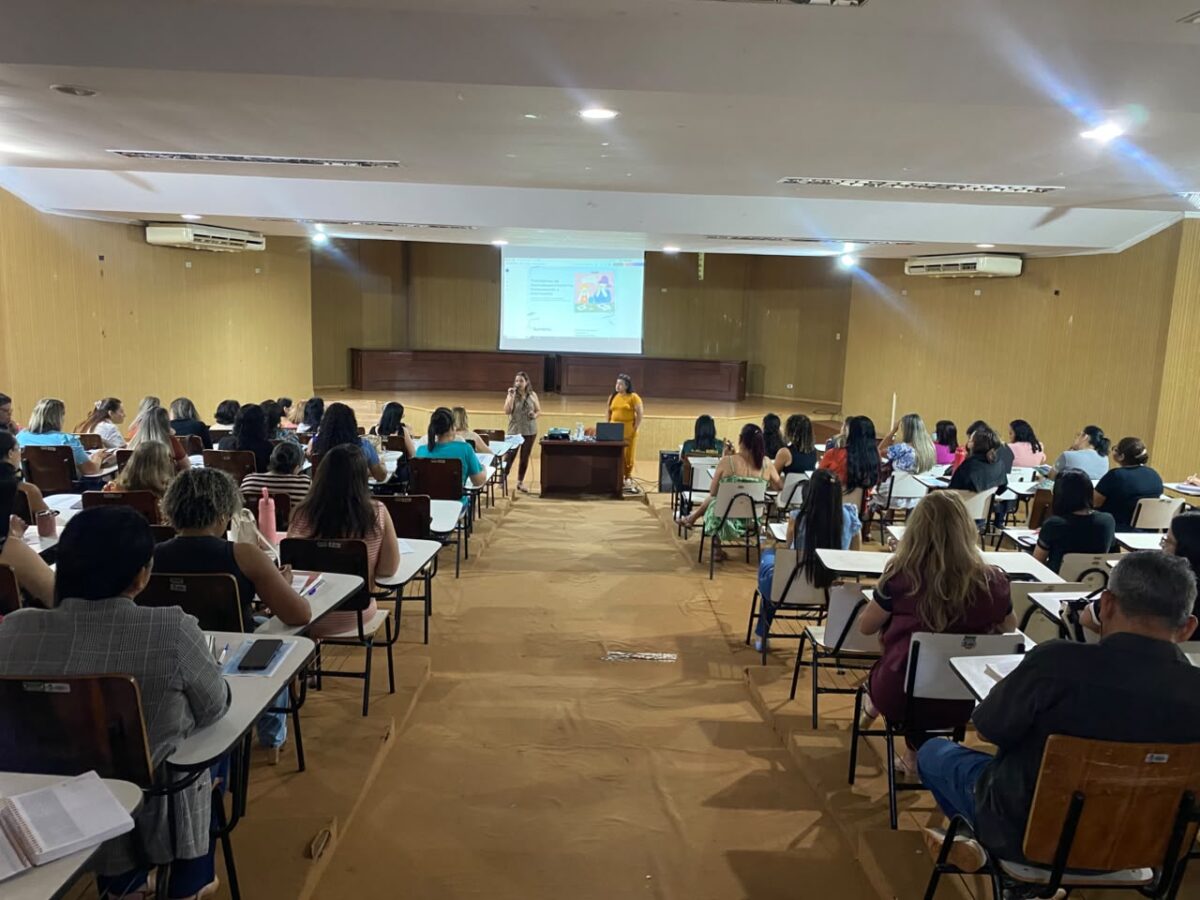 No momento, você está visualizando Prefeitura de Dourados realiza semana de formação para professores da Rede Municipal de Ensino