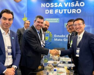 Leia mais sobre o artigo Eduardo Riedel apresenta potencial de MS para proteína animal a empresários em São Paulo