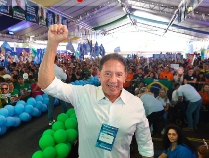 No momento, você está visualizando ALEMS: Ovacionado por multidão, Gerson Claro amplia protagonismo na convenção governista