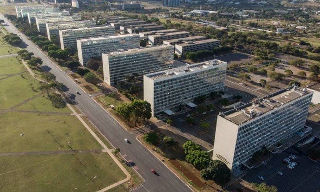 No momento, você está visualizando Governo fica sem verba para pagar R$ 105,5 bilhões em despesas