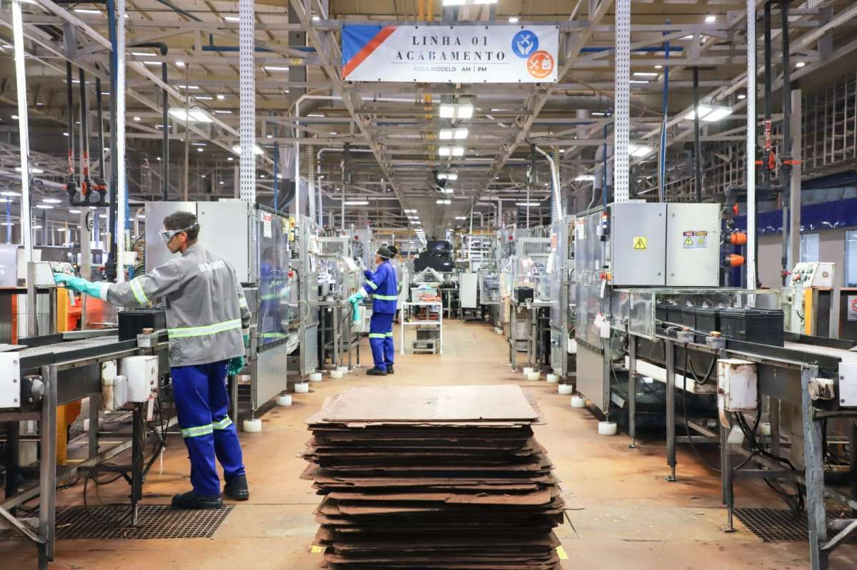 No momento, você está visualizando Produção da indústria brasileira cai 1,8% de maio para junho