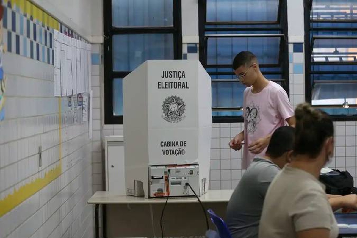 No momento, você está visualizando ELEIÇÕES 2026: Adolescente cria plataforma para ajudar nova geração de eleitores nas urnas