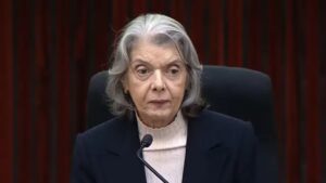 Leia mais sobre o artigo Cármen Lúcia diz estar ‘envergonhada’ com crise no STF e pede desculpas ao país