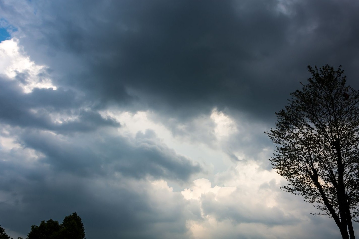 No momento, você está visualizando Campo Grande começa semana com 15°C e alerta de tempestade; calor pode chegar a 32°C