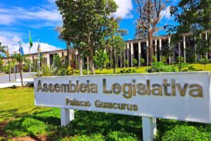 Leia mais sobre o artigo AGENDA ALEMS: Semana tem votações, debates, prestação de contas da Saúde e lançamento de livro