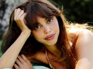 Leia mais sobre o artigo DORA SANCHES: Conheça a cantora de MS que chegou ao Grammy Latino na disputa por Artista Revelação
