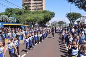 Leia mais sobre o artigo Prefeitura de Dourados atrai mais de 30 mil pessoas para o desfile cívico-militar de 7 de Setembro