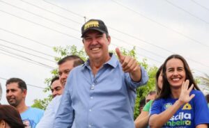 Leia mais sobre o artigo Riedel chega a 55,2% dos votos válidos e venceria eleição no primeiro turno em MS