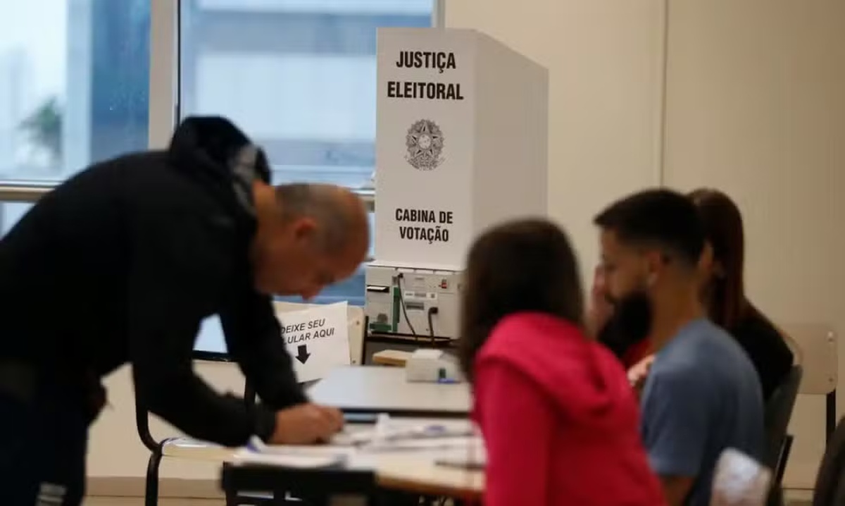 No momento, você está visualizando Candidatos não poderão ser presos a partir deste sábado; veja regras das eleições 2026