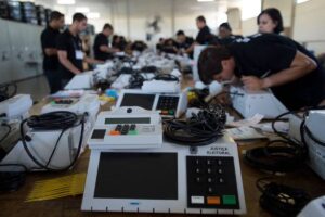 Leia mais sobre o artigo ELEIÇÕES: TSE lacra sistemas das urnas
