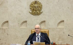 Leia mais sobre o artigo Fachin cancela pela 3ª vez sessão do STF em meio a crise entre ministros