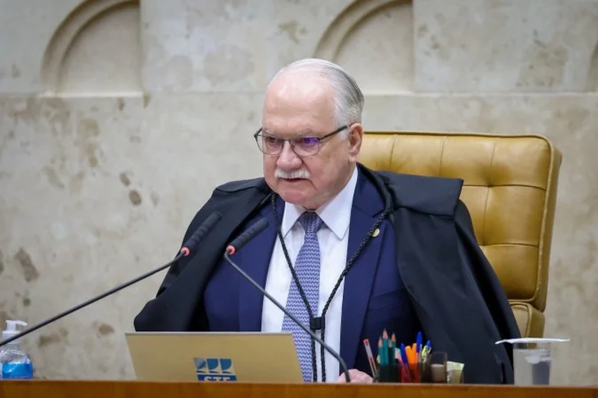 No momento, você está visualizando Fachin tenta estancar crise no STF e leva caso Moraes a plenário