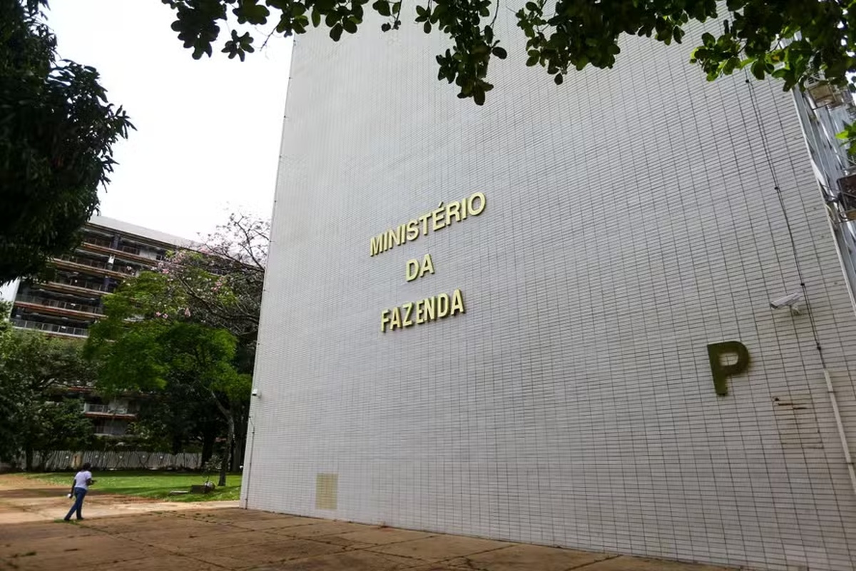No momento, você está visualizando Órgão do Senado projeta déficit de R$ 86,1 bilhões no governo em 2027