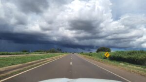 Leia mais sobre o artigo Setembro inicia com chuvas e queda da temperatura em MS